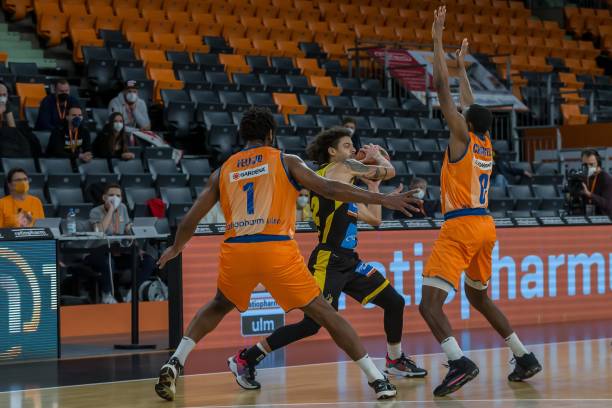 并指出怀特 并指出怀特