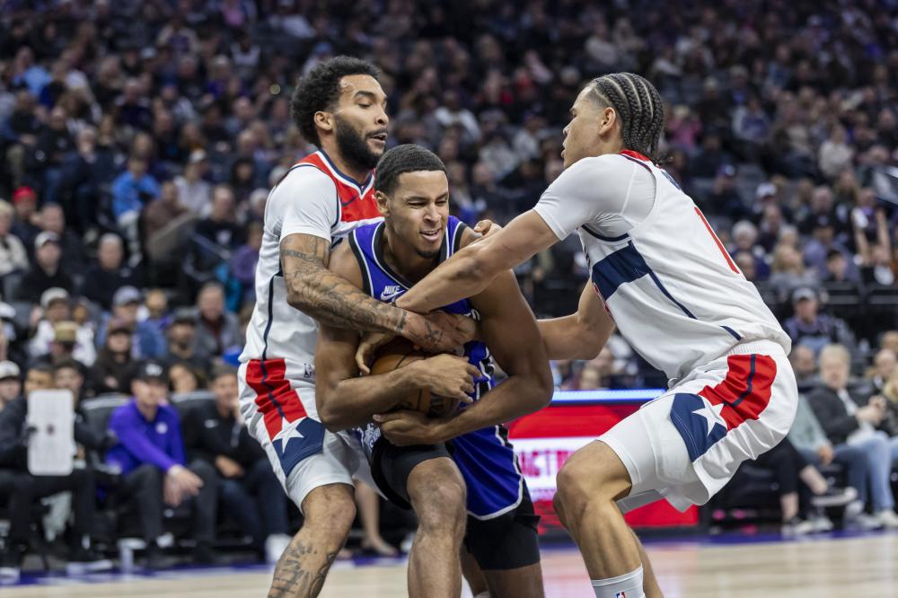 展现出极强 展现出极强